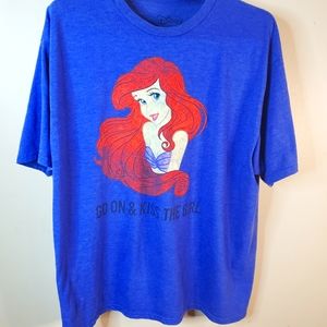 Disney‎ "Go on and kiss the girl" t-shirt